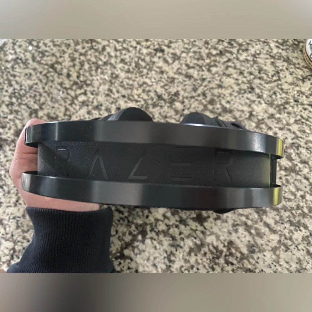 RAZER NARI ULTIMATE GAMING HEADSET